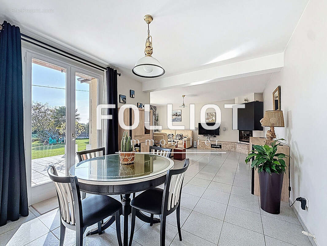 Maison à SAINT-PAIR-SUR-MER