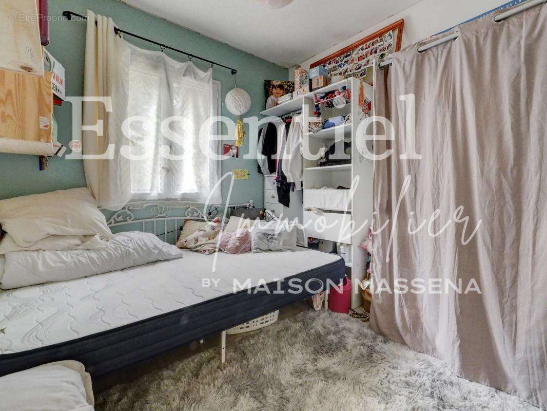 Maison à SAINT-LAURENT-DU-VAR