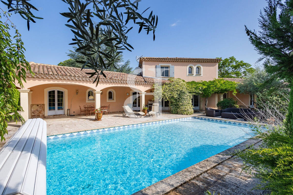 Maison à VAISON-LA-ROMAINE