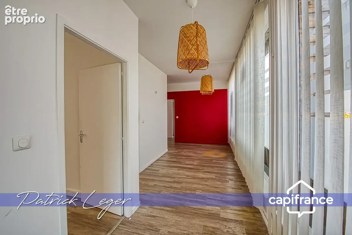 Immeuble de rapport de 160 m², avec local commercial au rez-de-chaussée, appartement T4 à l’étage, à 20 minutes à pied de la gar - photo 4