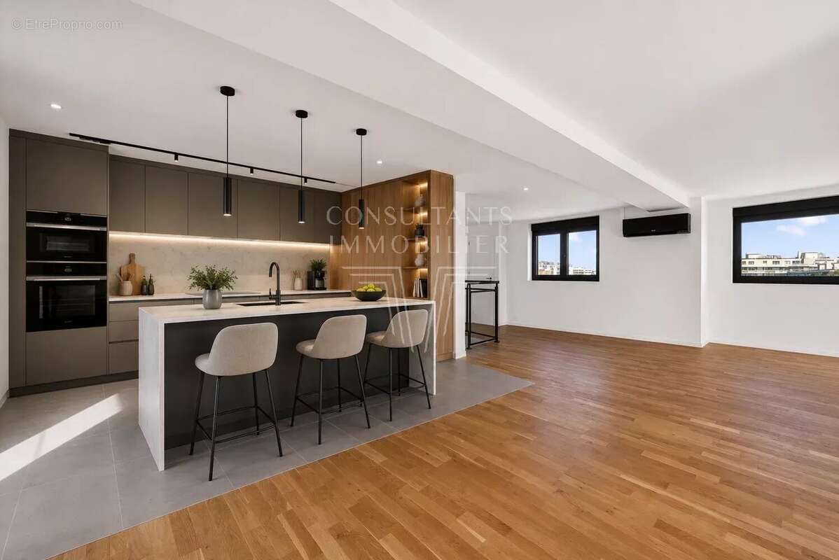 Appartement à PARIS-15E