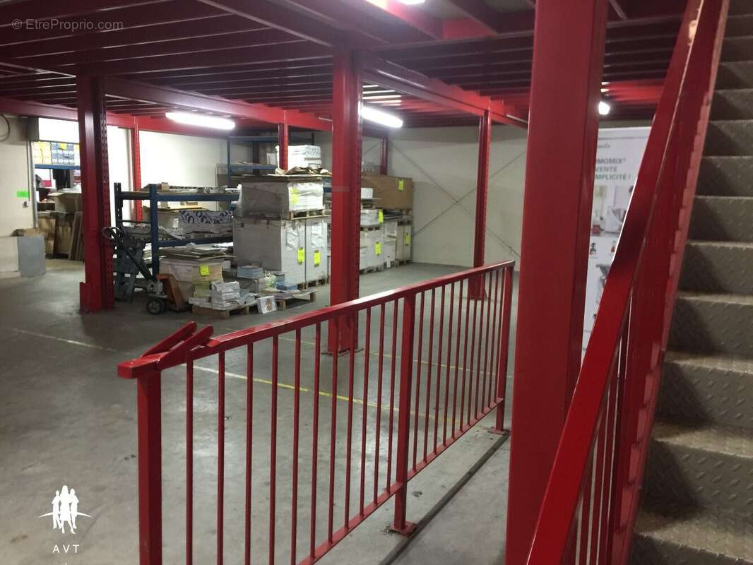 Commerce 1430 m² à Mantes-La-Jolie  - photo 115