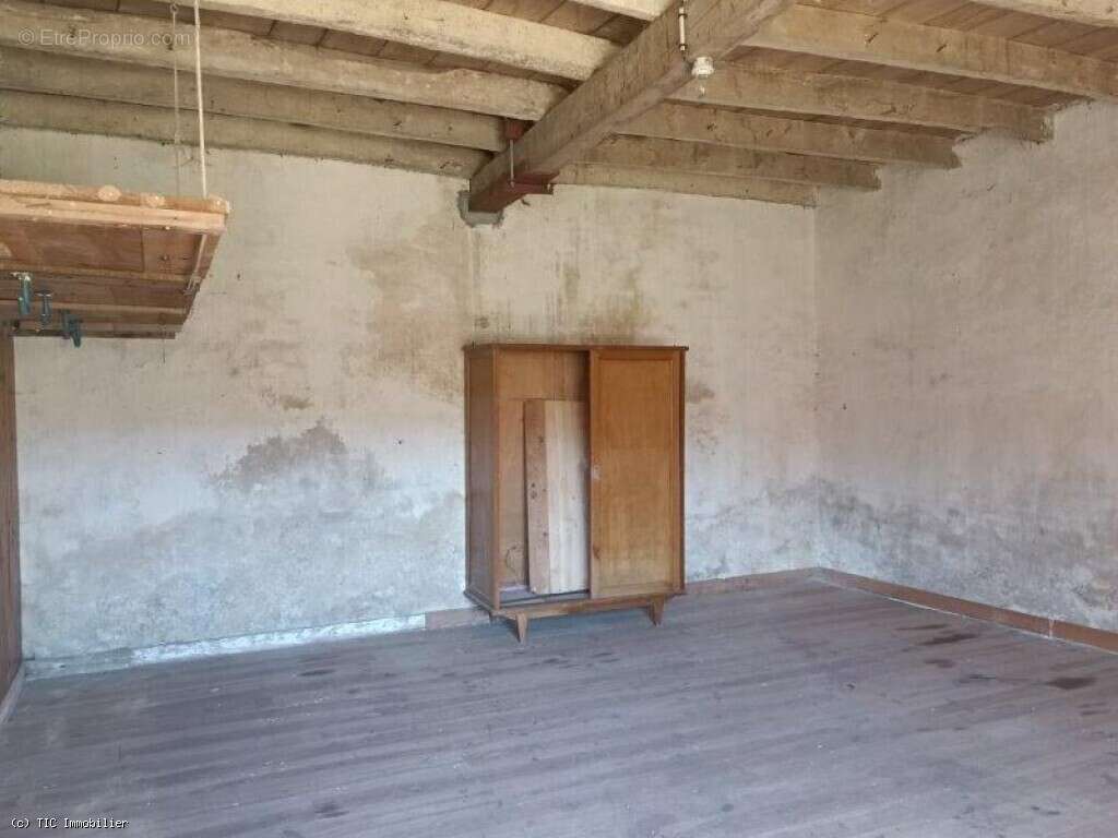 Maison à AUNAC