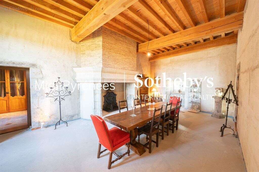 Maison à LARROQUE-ENGALIN