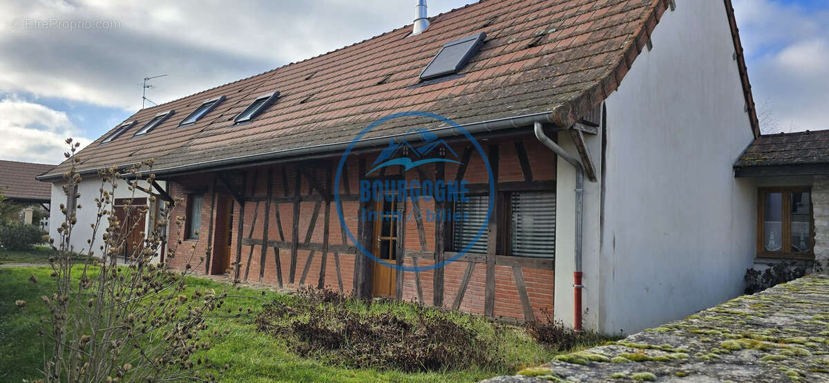 Maison à SAINT-MARCEL