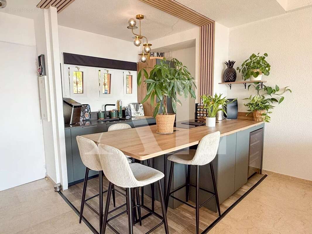 Appartement à VALLAURIS