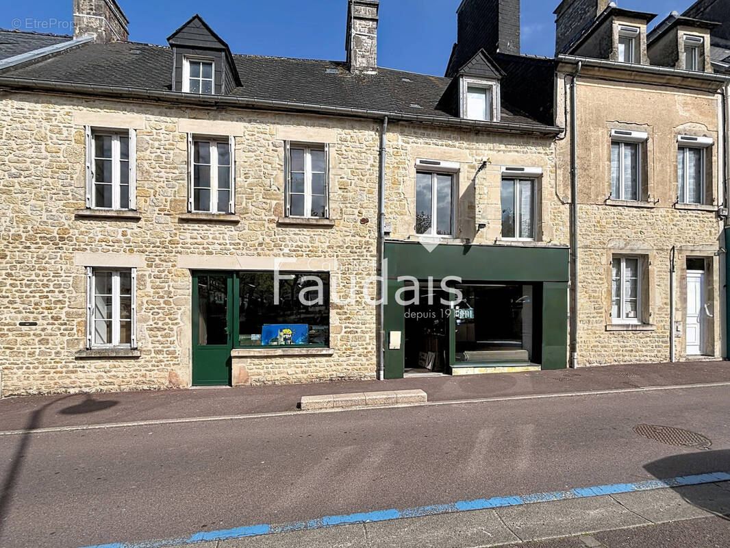 Commerce à SAINTE-MERE-EGLISE