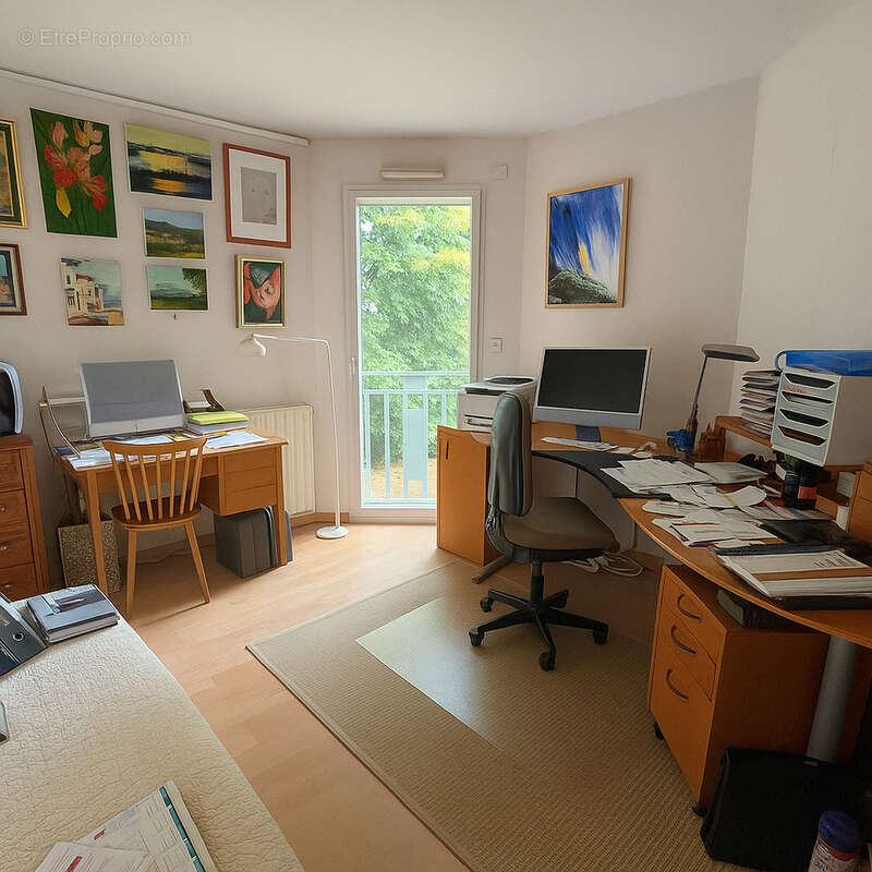 À vendre   Appartement T4 de 143 m2 avec garage   Résidence calme proche centre-ville - photo 8