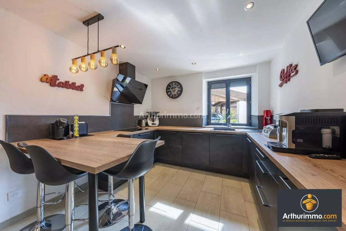 Appartement à SAINT-SAUVEUR-SUR-ECOLE