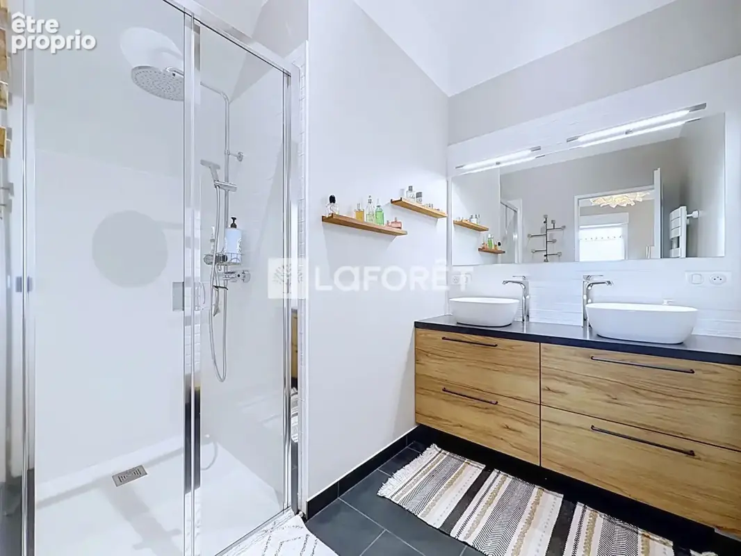 Maison de ville rénovée avec goût et extérieur intimiste - photo 7