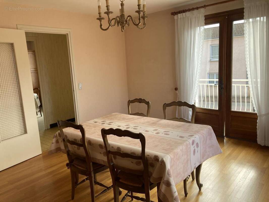 Photo 7 - Maison à SAINT-DENIS-DE-CABANNE