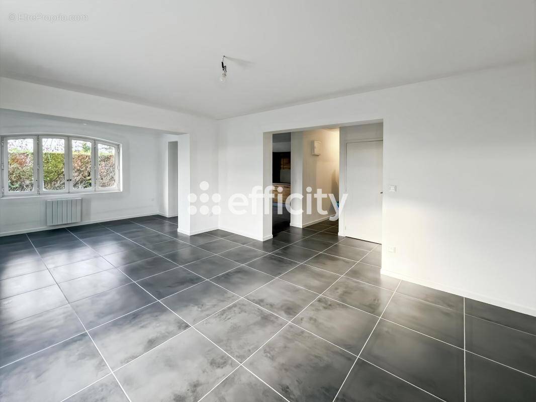 Maison à VAUX-SUR-MER