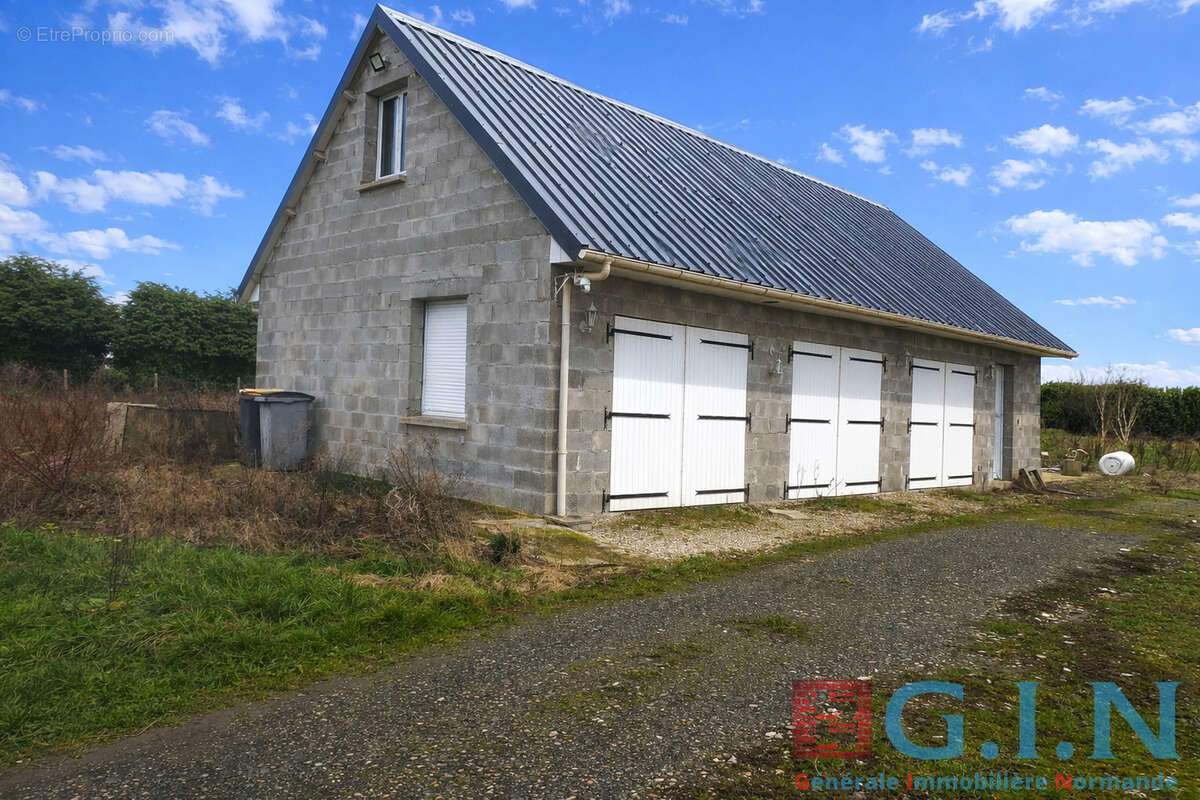 Maison de maître sur 12 900m2 de terrain - photo 2