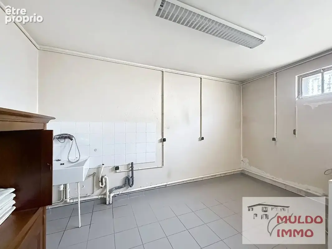 OYONNAX CENTRE – Maison 207 m² –  3 garages - photo 18