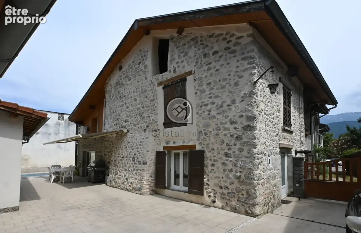 Photo Maison à Lumbin au prix de 335 000€