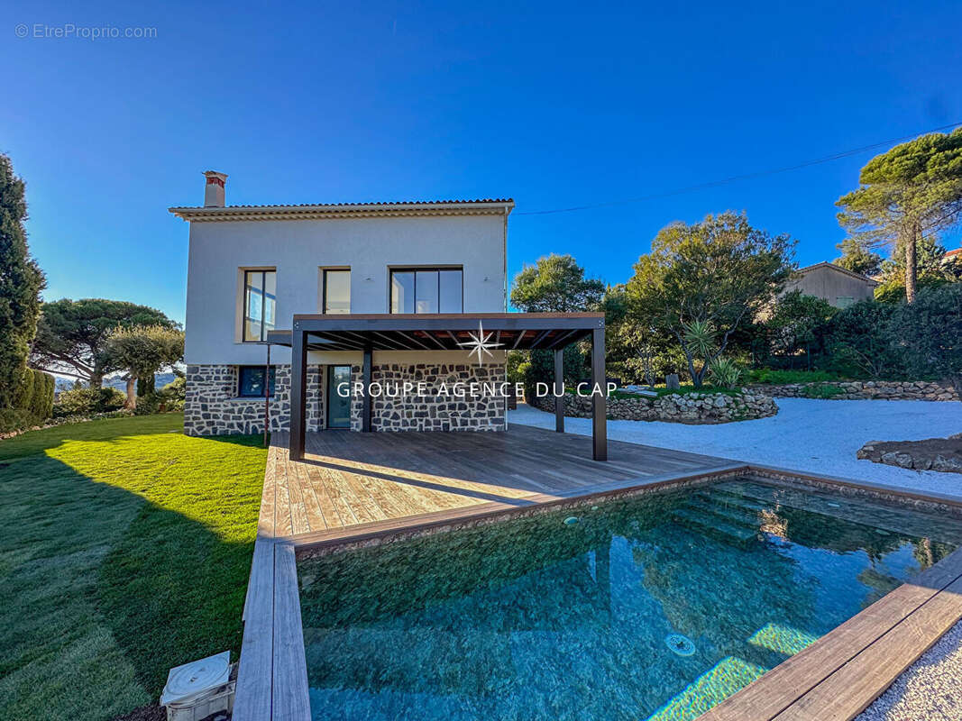 Maison à LES ISSAMBRES