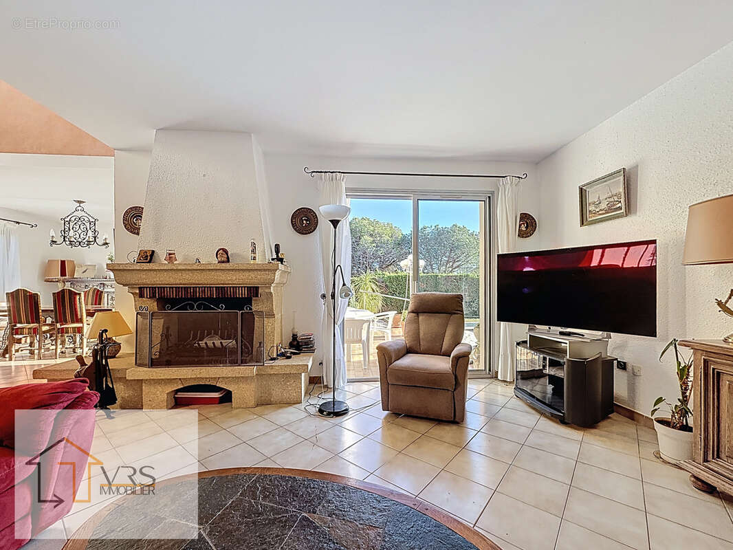 Maison à SAINT-ESTEVE