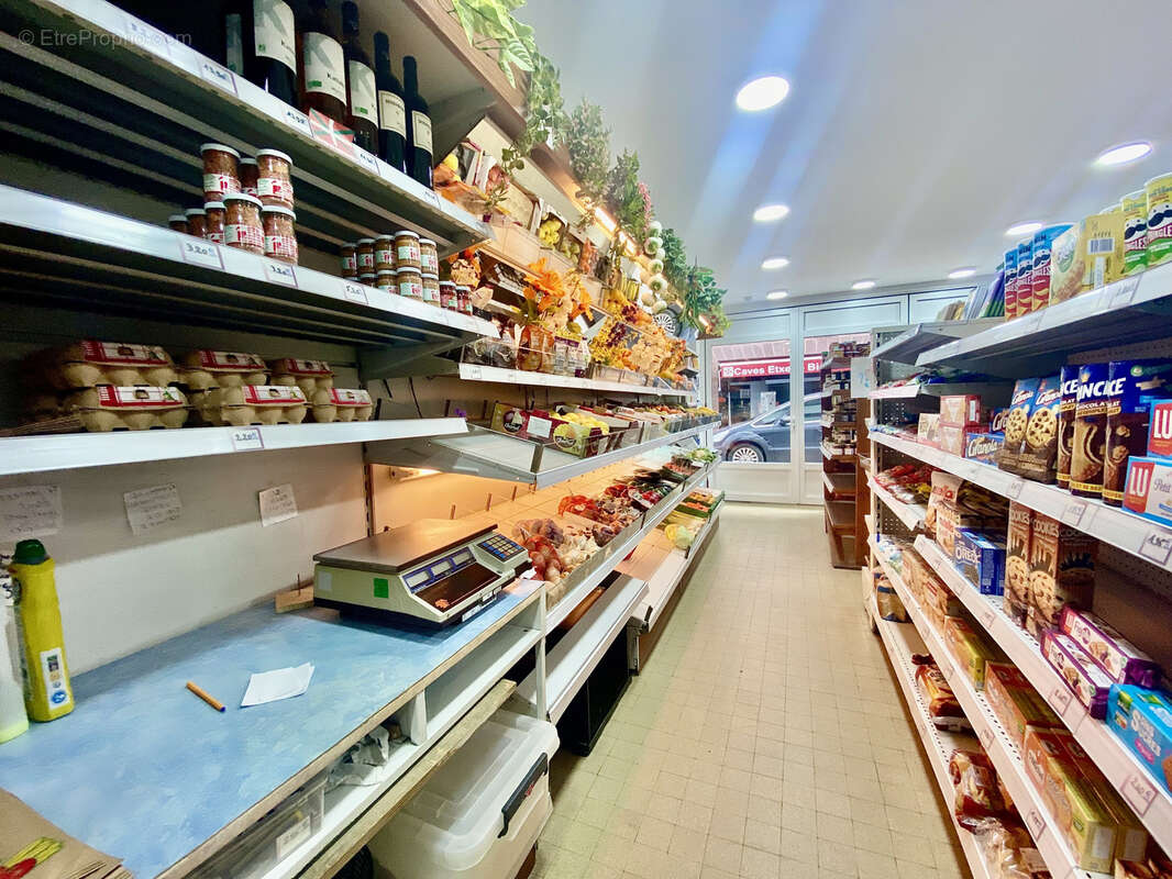 Fonds de commerce épicerie au centre ville de Saint Jean Pied de Port - photo 3
