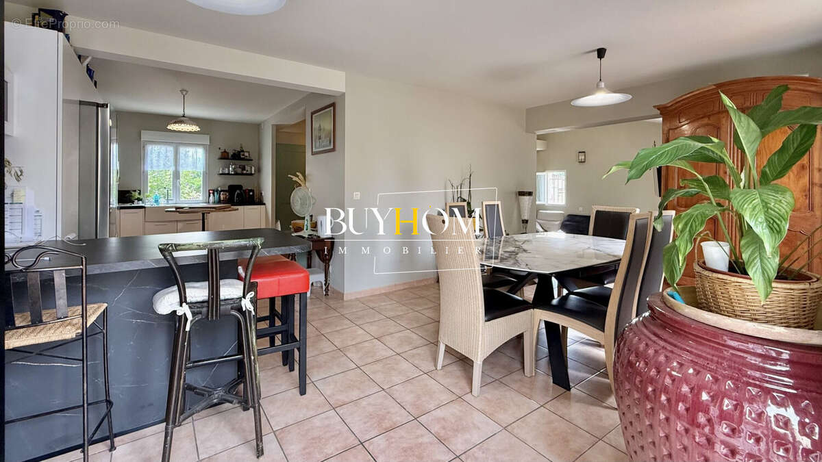 Maison 118 m² à L'isle-Sur-La-Sorgue  - photo 5