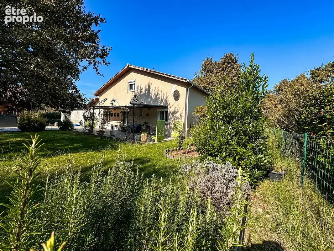 Photo Maison à Saint-Julien-En-Born au prix de 349 000€
