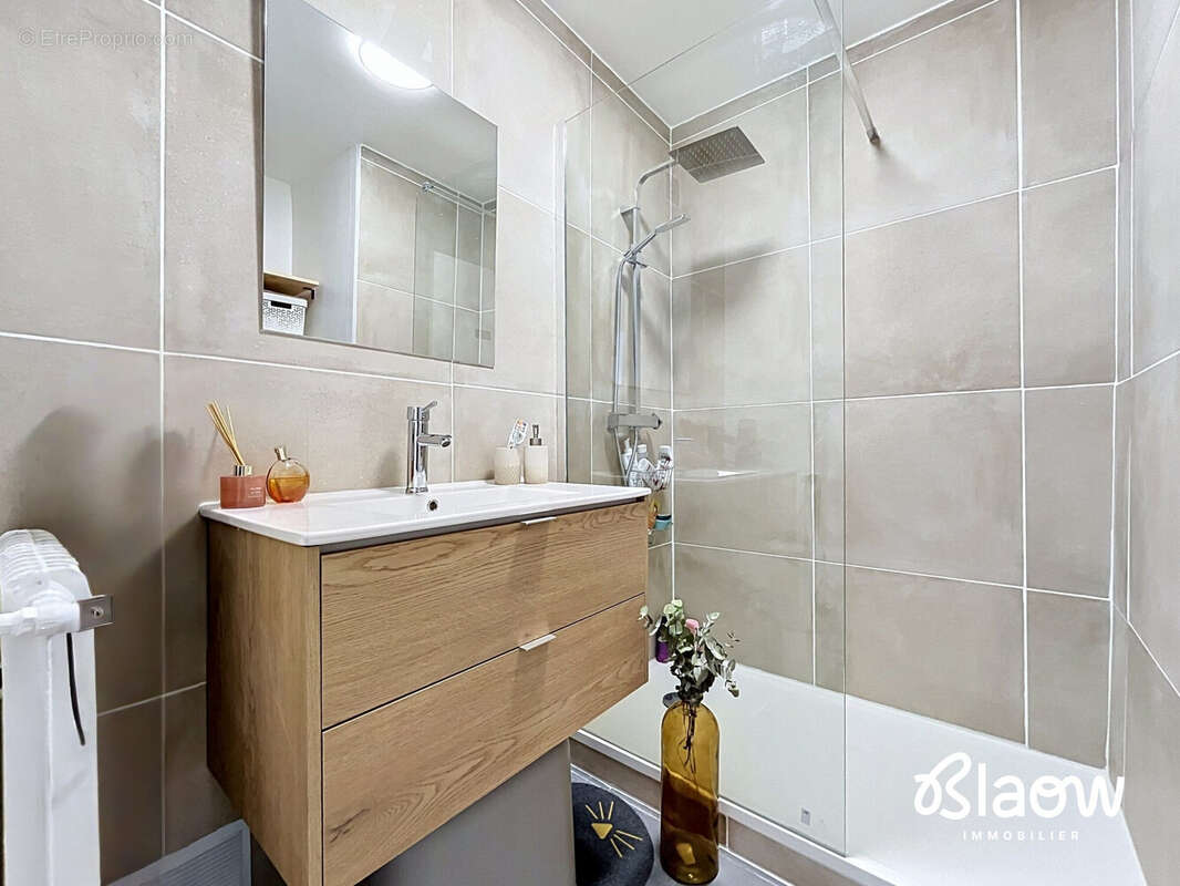 Appartement à MEYZIEU