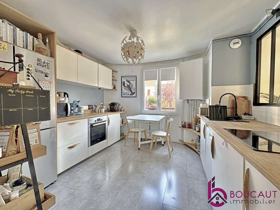 Appartement à LE PLESSIS-ROBINSON