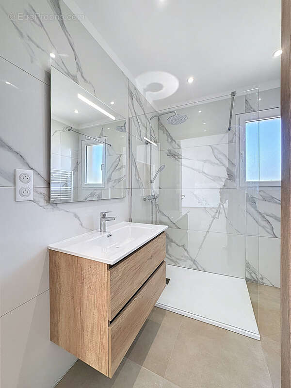 Appartement Neuf Grand T3 à Ghisonaccia - photo 9