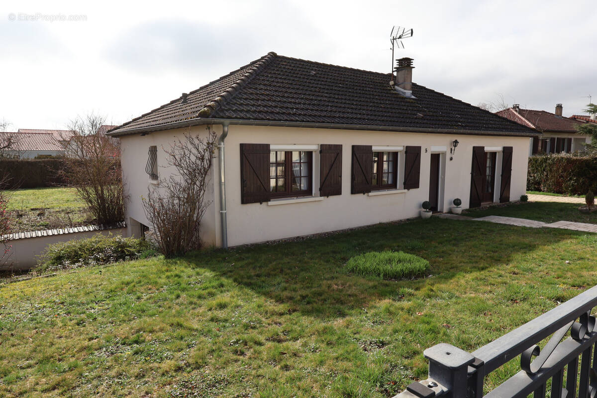 Maison à LOUVIGNY