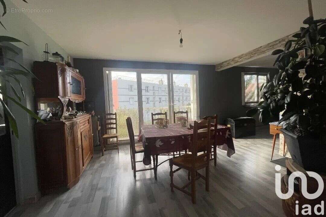 Photo 4 - Appartement à SAINTE-GENEVIEVE-DES-BOIS