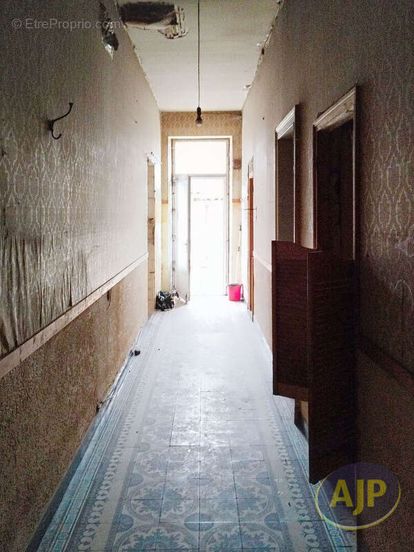 Fort potentiel - Maison à rénover - photo 6