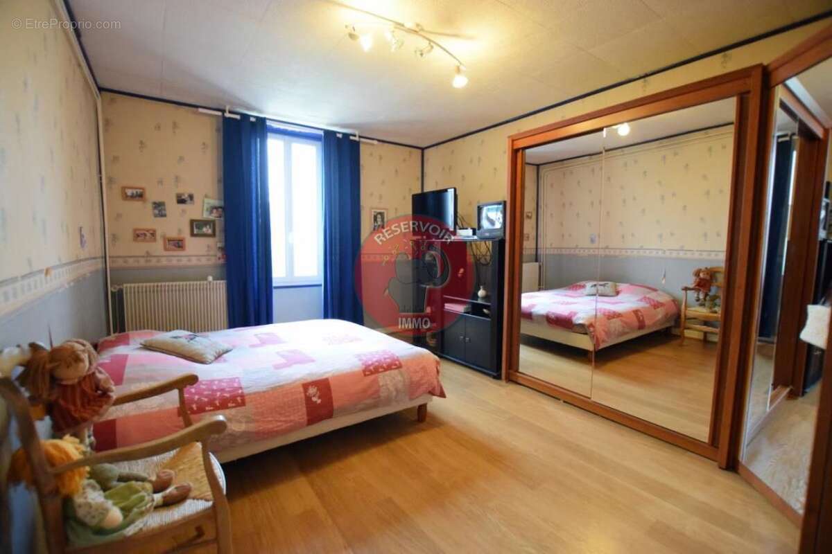 Maison à AISY-SUR-ARMANCON