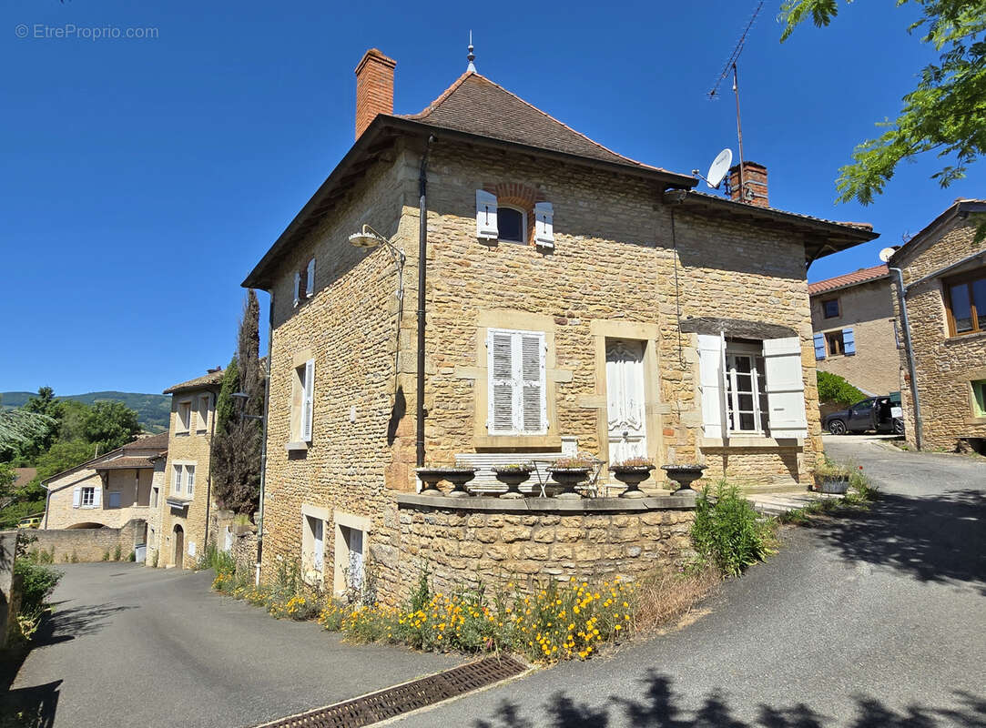 Maison à PRISSE