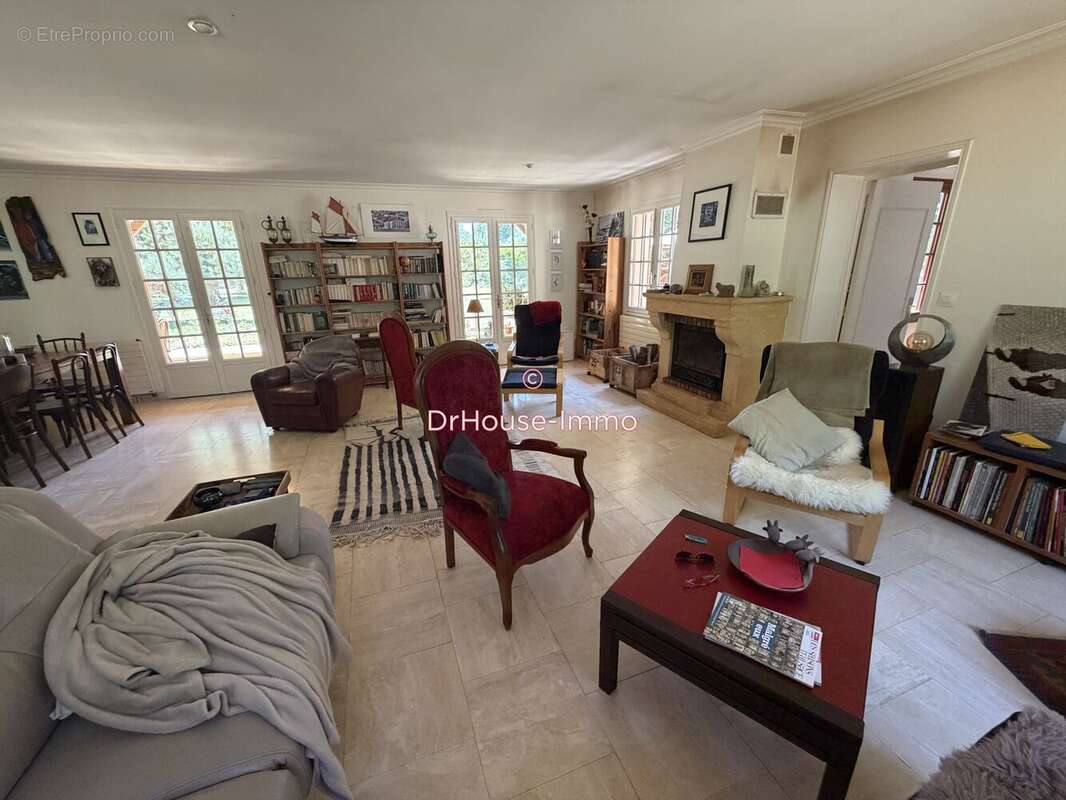 Maison 196 m² à Verrue  - photo 6
