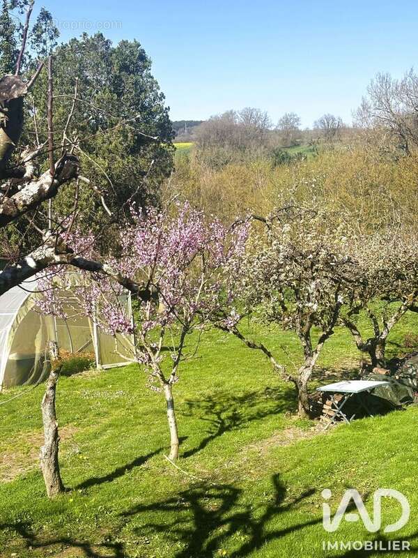 Maison 135 m² à Bossay-Sur-Claise  - photo 8