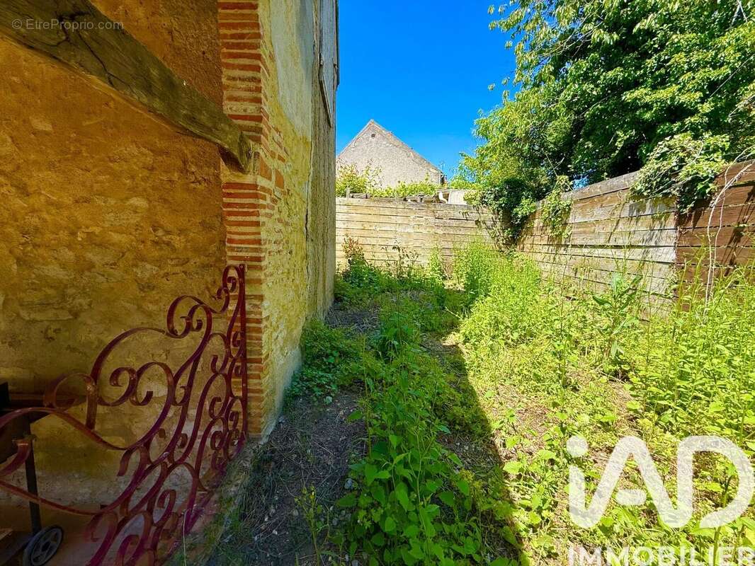 Maison 127 m² à Myennes  - photo 4