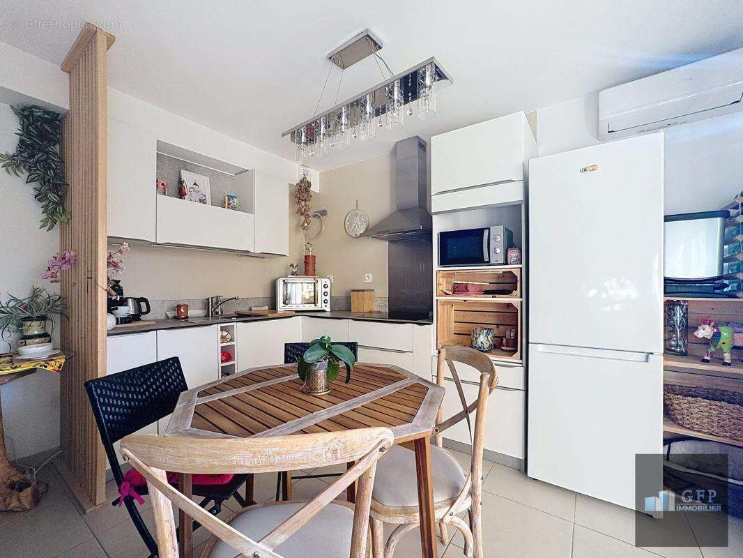 Appartement à BORMES-LES-MIMOSAS