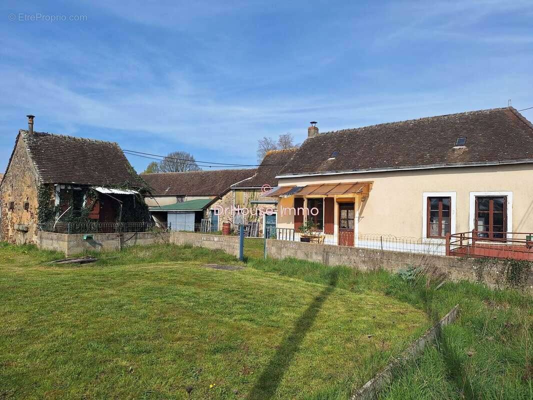 Maison à LA GUIERCHE