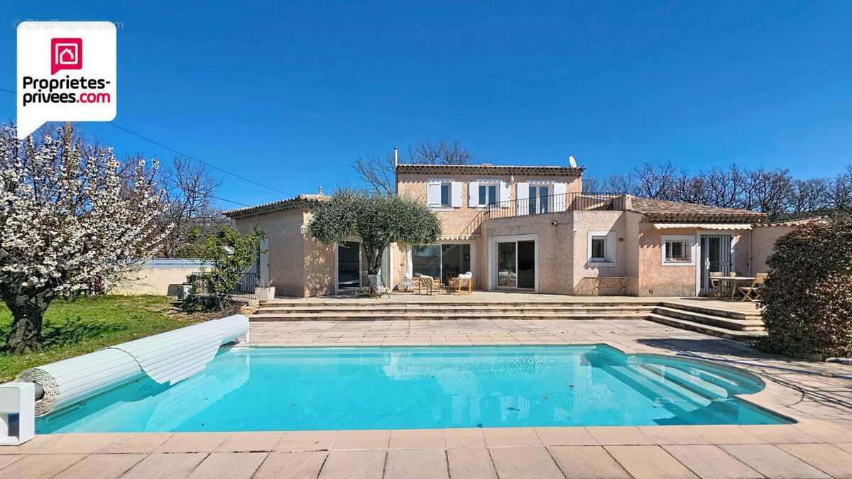 Maison à SAINT-CEZAIRE-SUR-SIAGNE