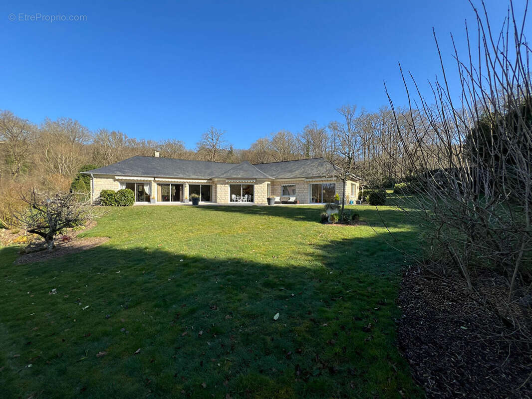 Maison à CRESPIERES