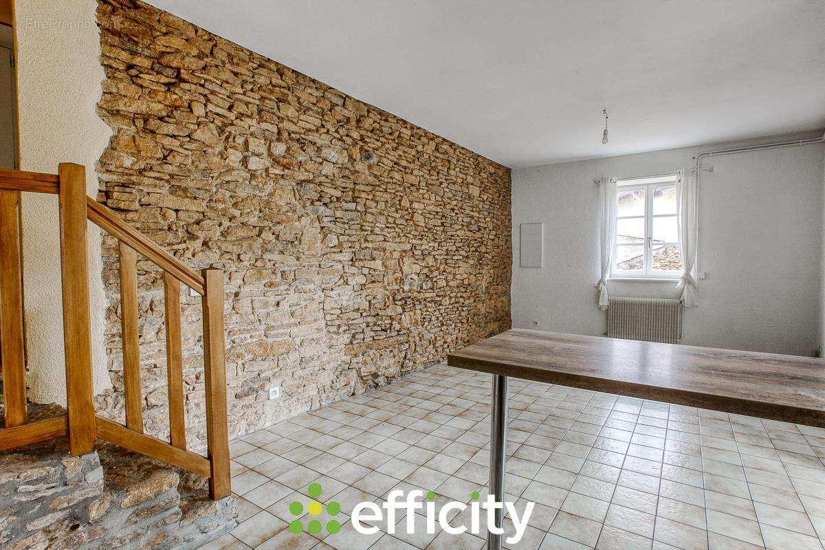 Appartement à COGNY