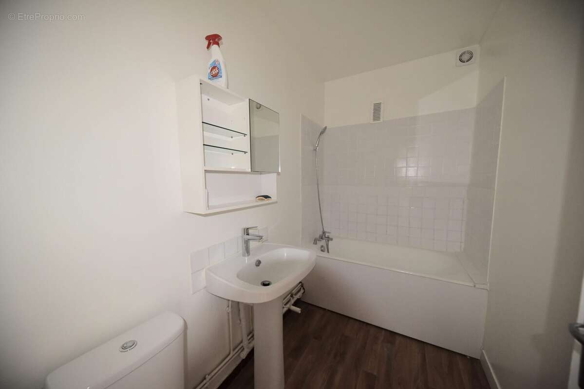 Appartement à COUBRON