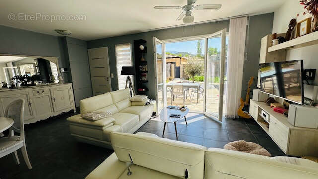 Maison à ENTRECHAUX