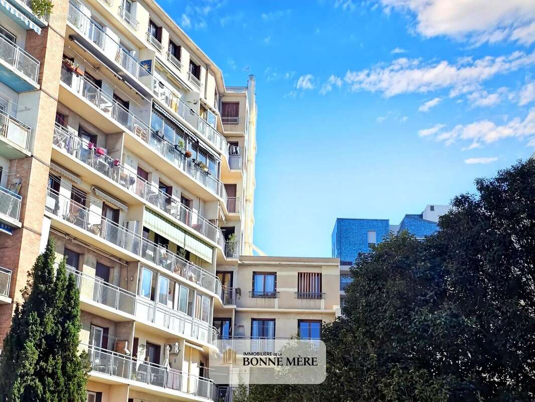 Appartement à MARSEILLE-1E