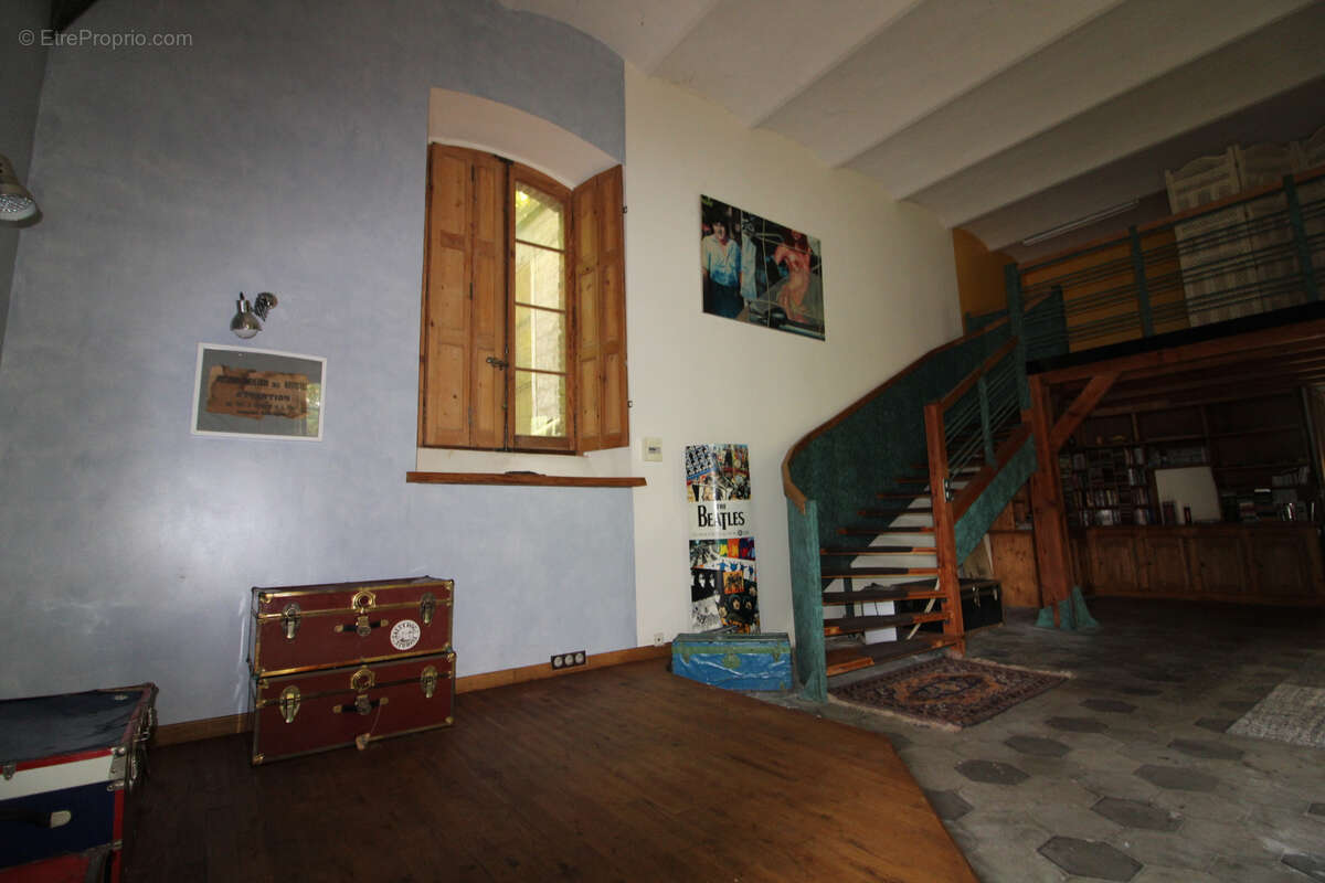 Maison de caractere d'un volume 333 m2  + dependance 86 m2. - photo 41