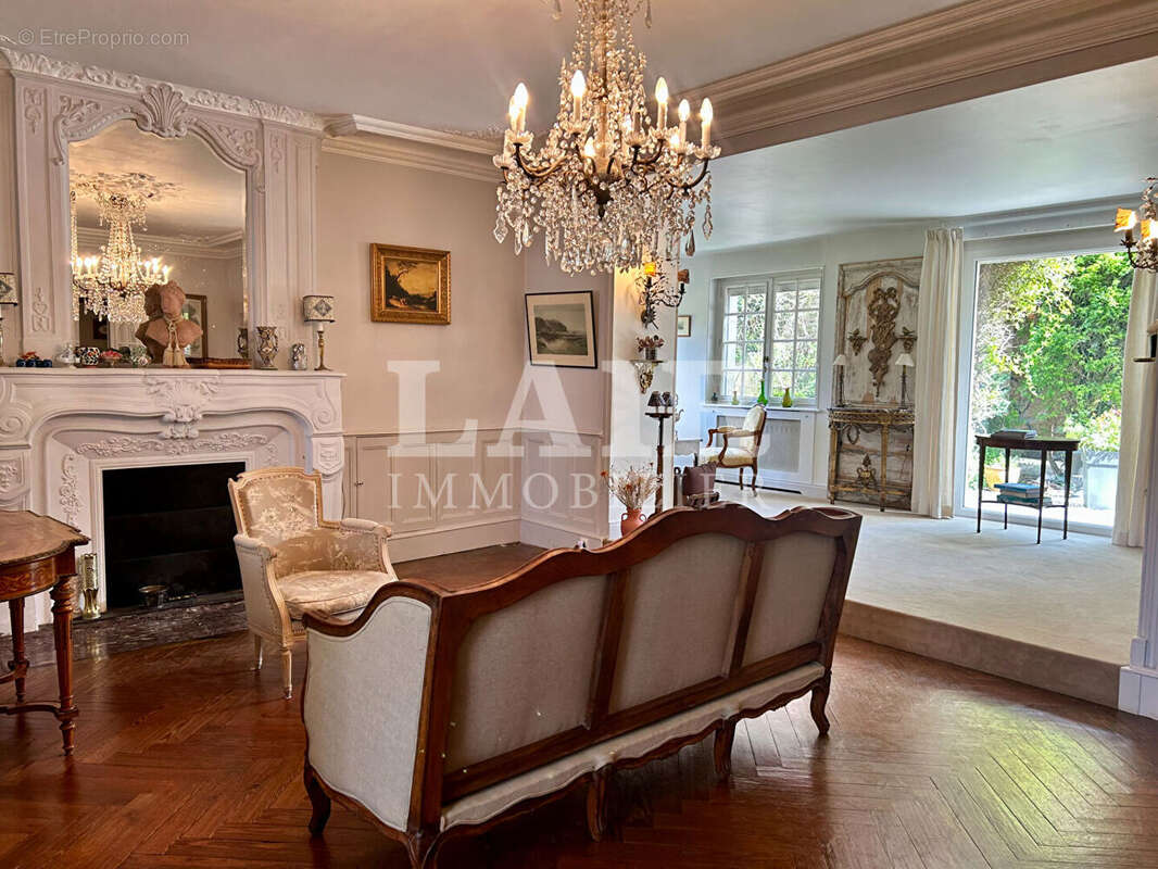 Propriété en plein coeur d'Écouché-les-Vallées - réf : T15078 - photo 6