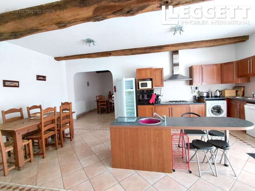 Magnifique manoir du 17ᵉ, 8 chambres, belles dépendances, implanté dans un superbe parc avec étang - photo 10