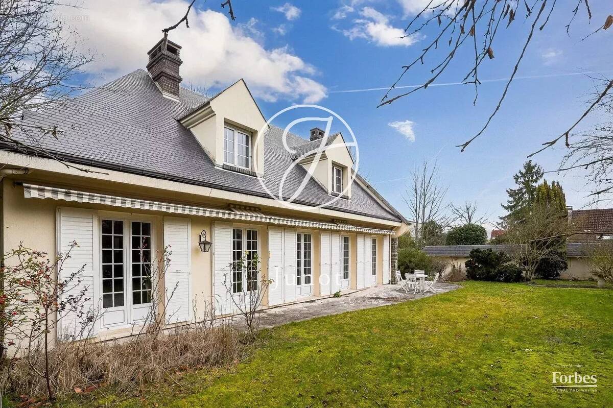 Maison à LE VESINET