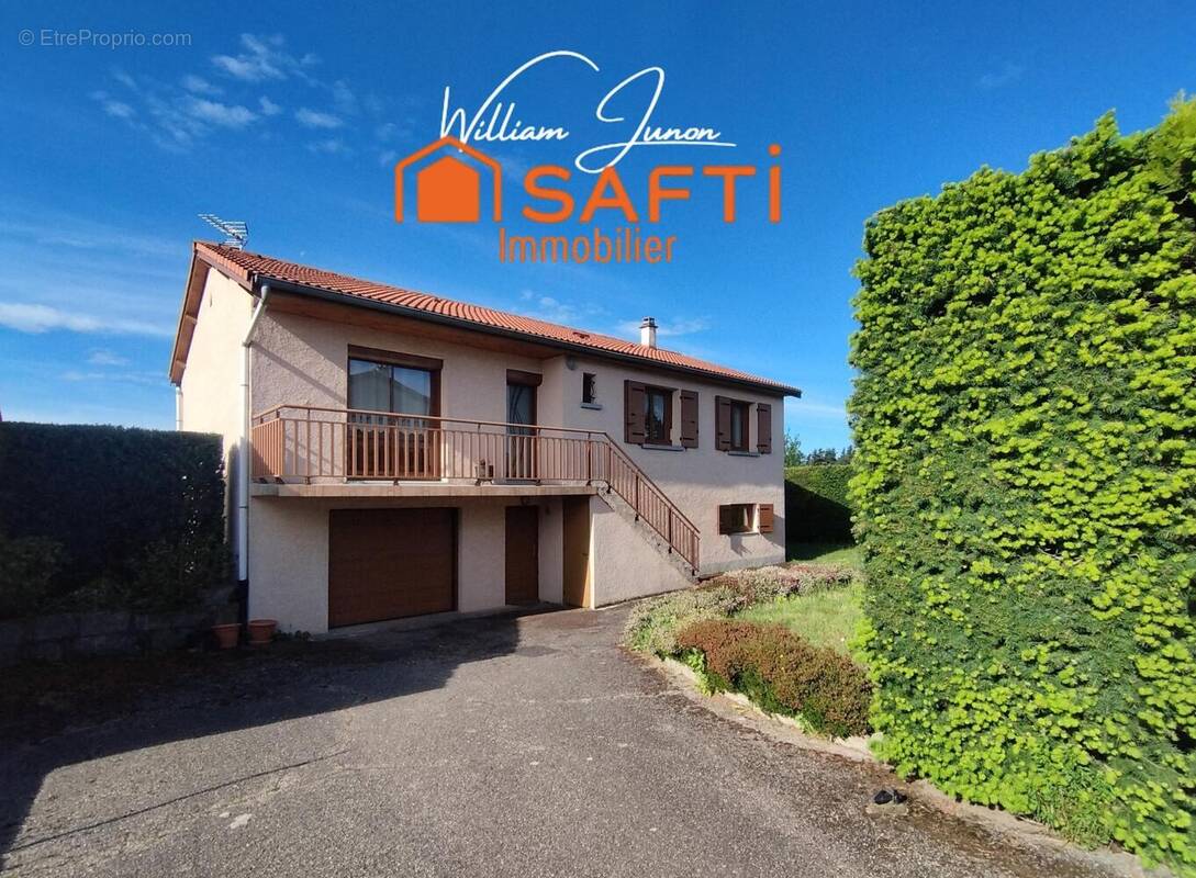 Photo 1 - Maison à SAINT-JUST-MALMONT