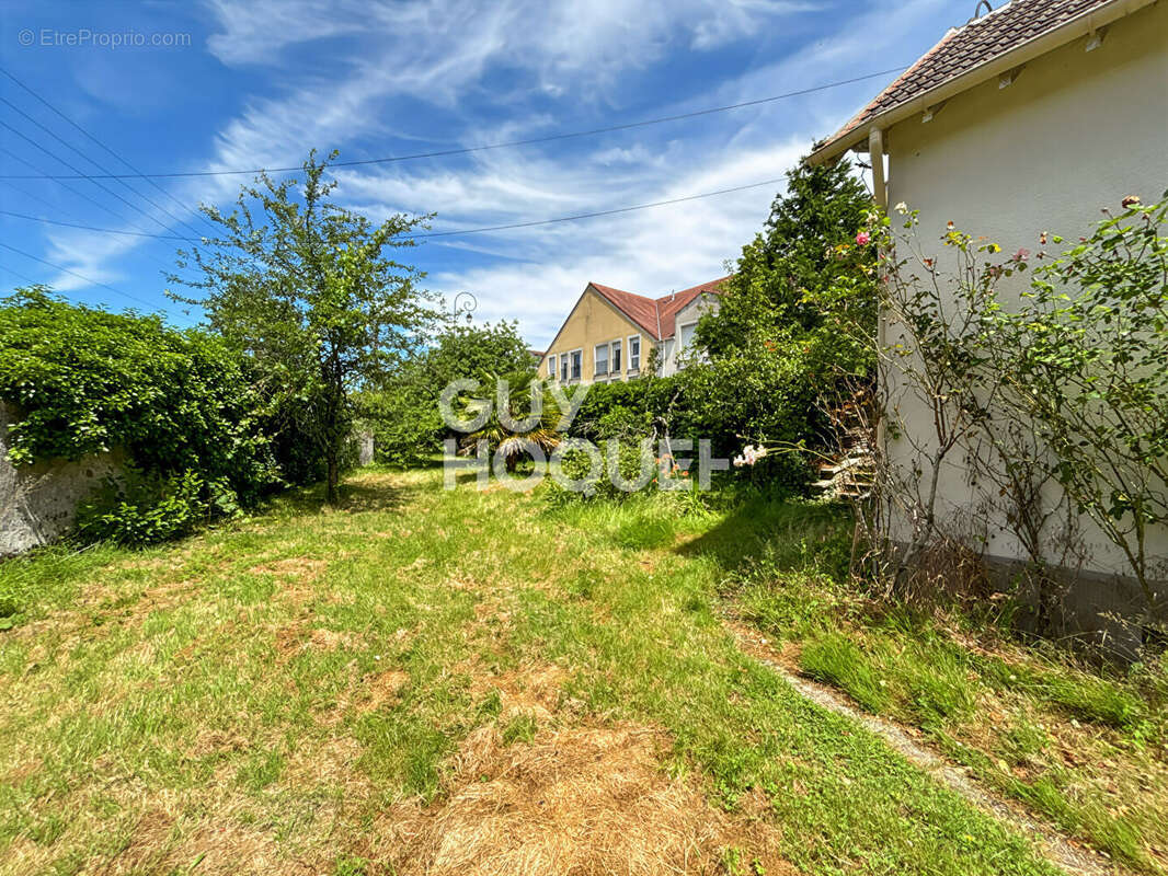 Maison à FONTENAY-TRESIGNY