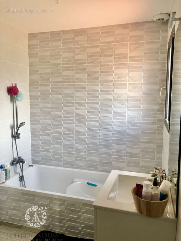 Maison à LAROQUE-DES-ALBERES